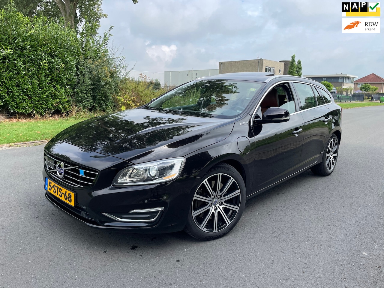 Volvo V60 - 2.4 D6 AWD Plug-In Hybrid Summum 2.4 D6 AWD Plug-In Hybrid Summum - AutoWereld.nl