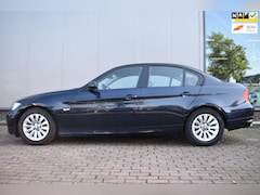 BMW 3-serie - 320i Business Line