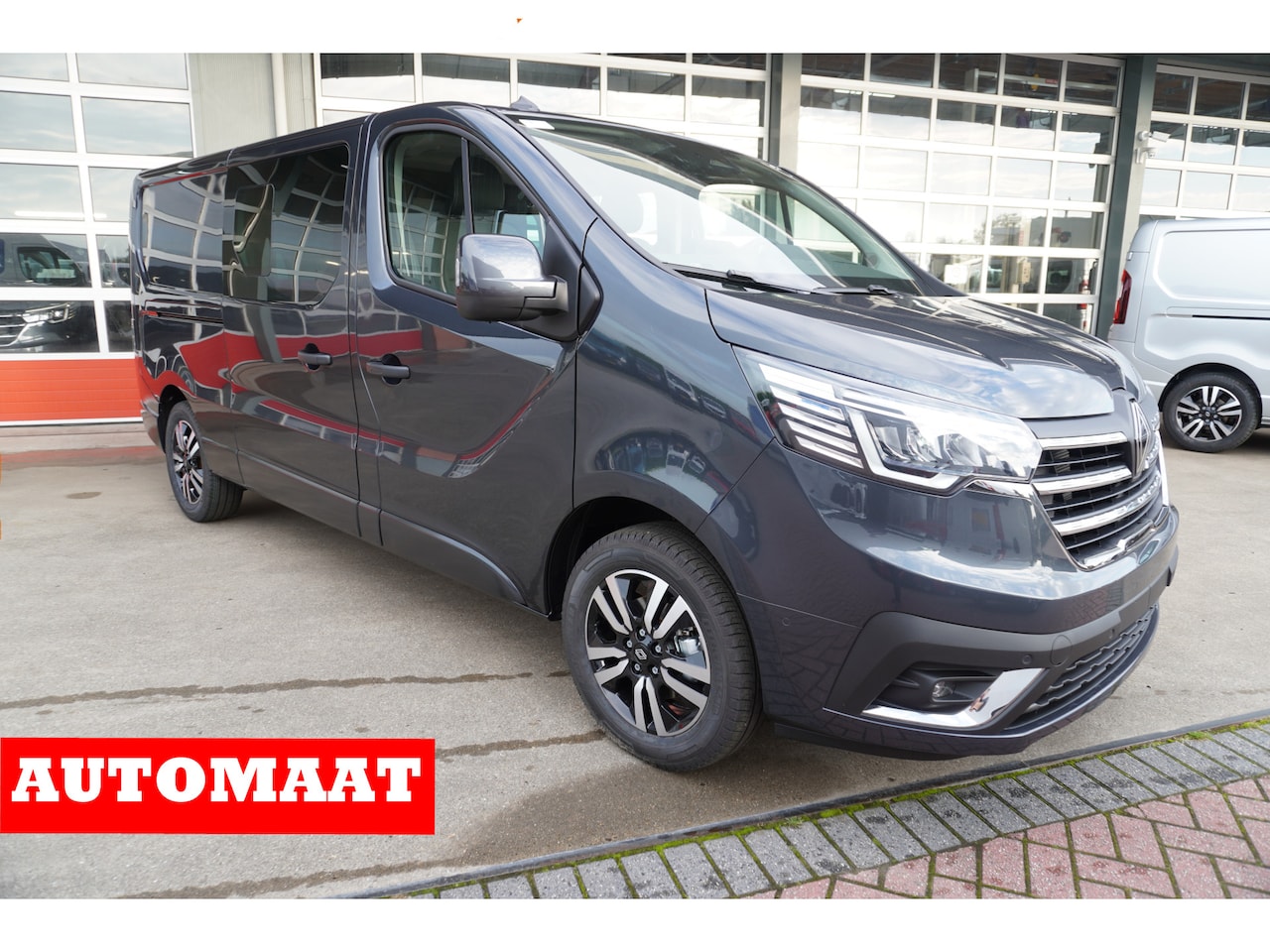 Renault Trafic - 2.0 Bleu dCi EDC 170PK L2H1 Extra D.C. Automaat Schuifdeur L / R Nr. V198 |  Climate | Nav - AutoWereld.nl