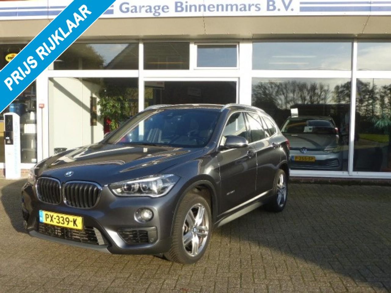 BMW X1 - sDrive20i High Executive sDrive20i High Executive, donkere hemelbekl. Afn trekhaak - AutoWereld.nl