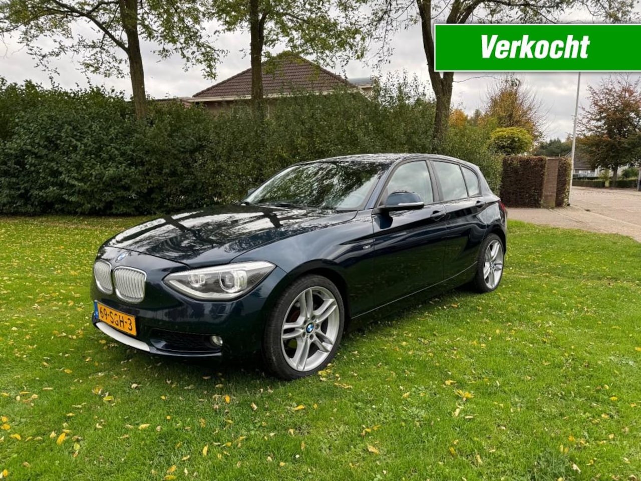 BMW 1-serie - 116I 5drs Urban - leder - navigatie - trekhaak - nieuwstaat! - AutoWereld.nl