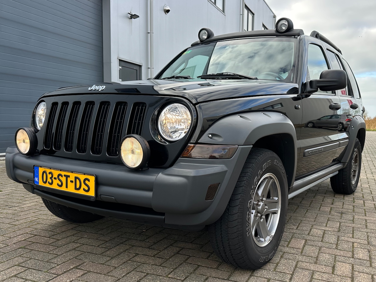 Jeep Cherokee - 3.7 V6 Sport Apple Carplay | DAB | Youngtimer | Camera - AutoWereld.nl