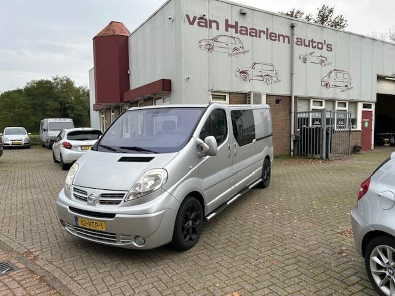 Nissan Primastar - 145.29 2.5 dCi 350L DC 145.29 2.5 dCi 350L DC - AutoWereld.nl