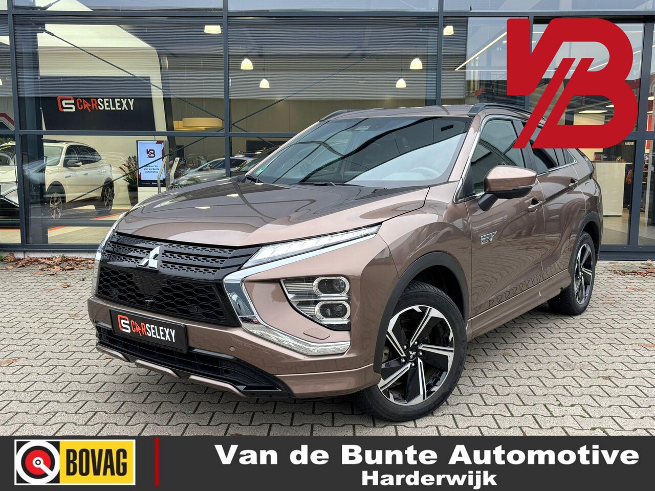 Mitsubishi Eclipse Cross - 2.4 PHEV Intense+ *1500kg trekgewicht!* - AutoWereld.nl