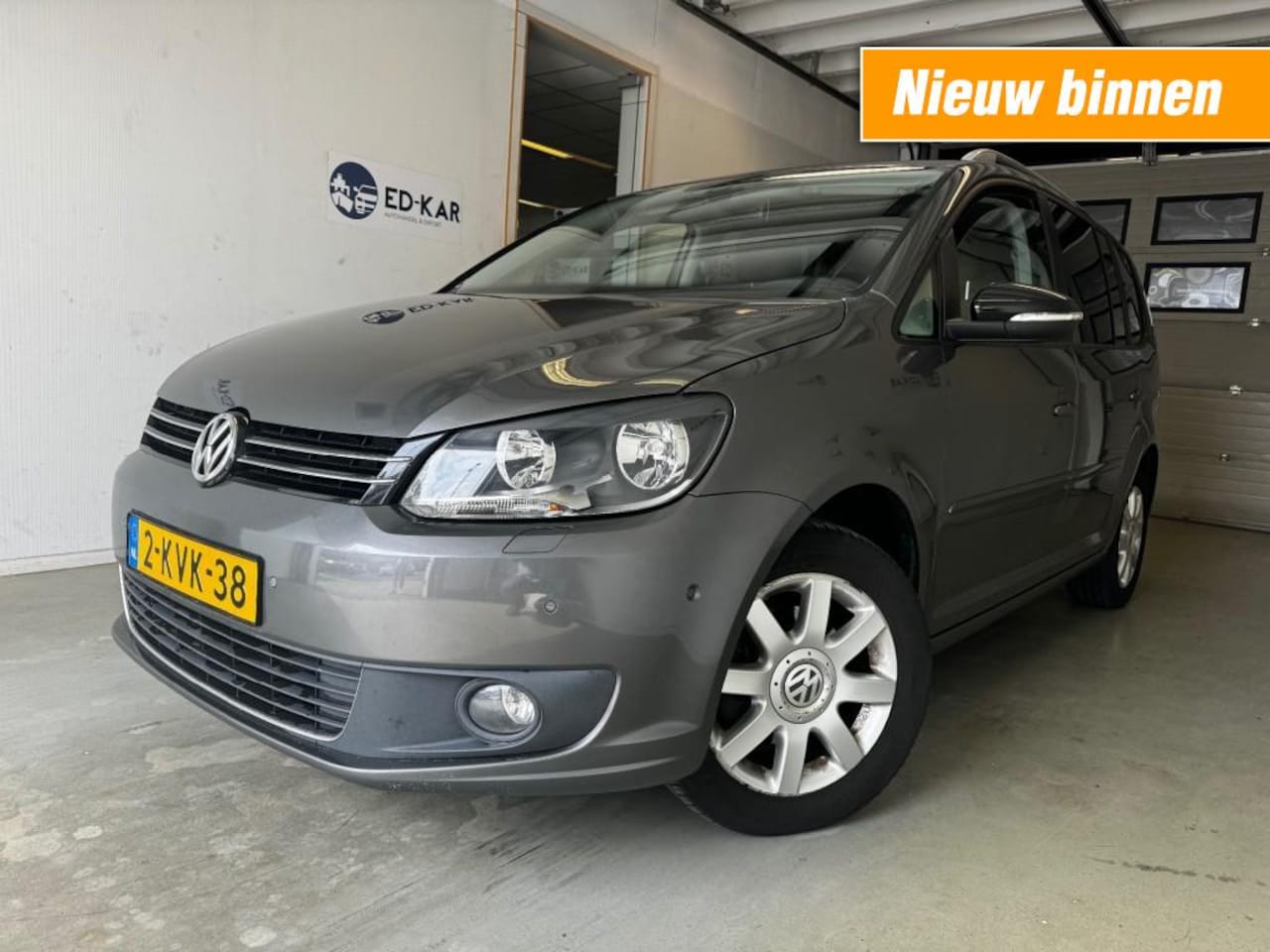 Volkswagen Touran - 1.6 TDI Highline BM 7p. CAMERA PARKASS. NAVI TOP CONDITIE NAP - AutoWereld.nl