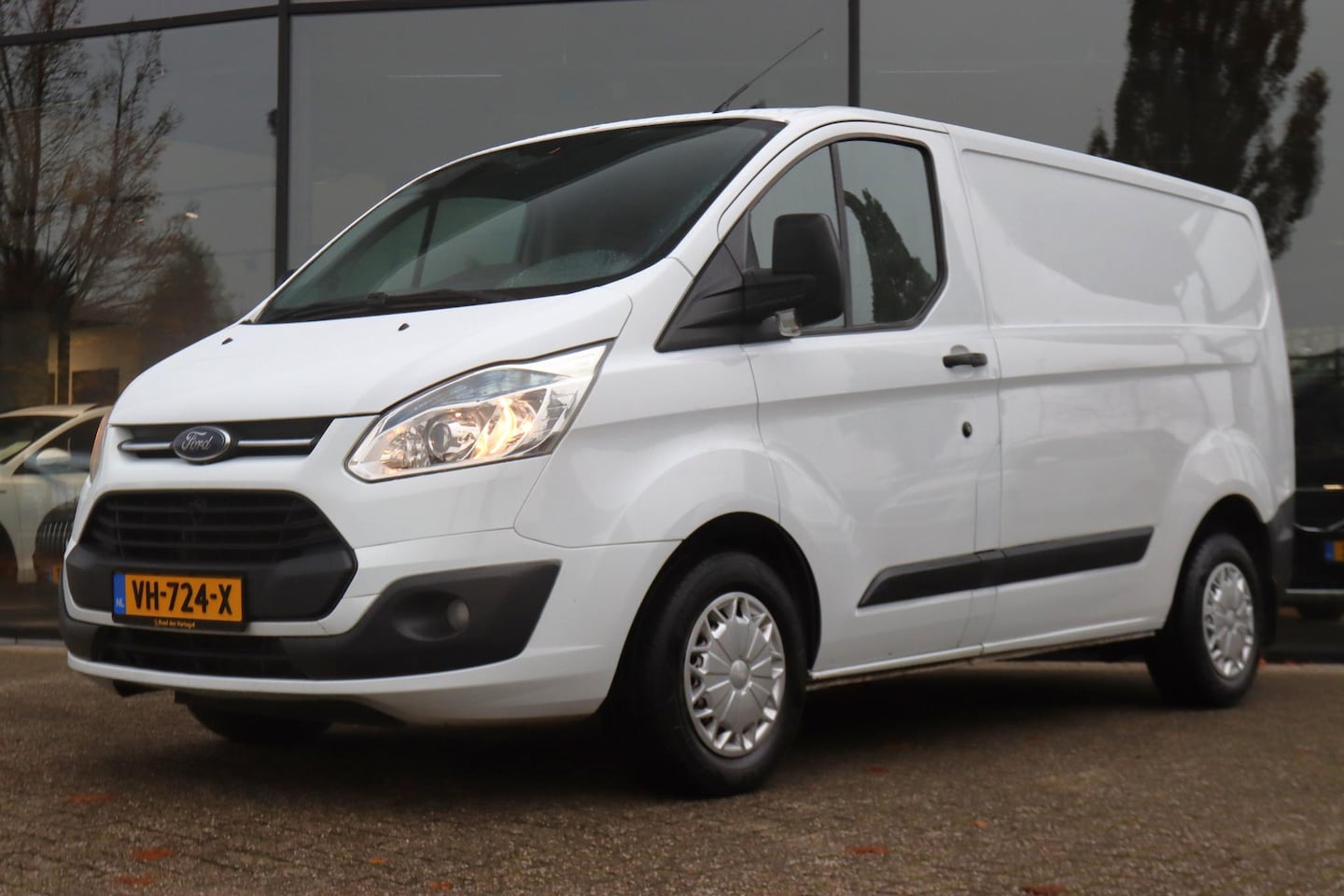 Ford Transit Custom - 270 2.2 TDCI L1H1 3-ZITS | TREKHAAK | CRUISE | AIRCO | BLUETOOTH | - AutoWereld.nl