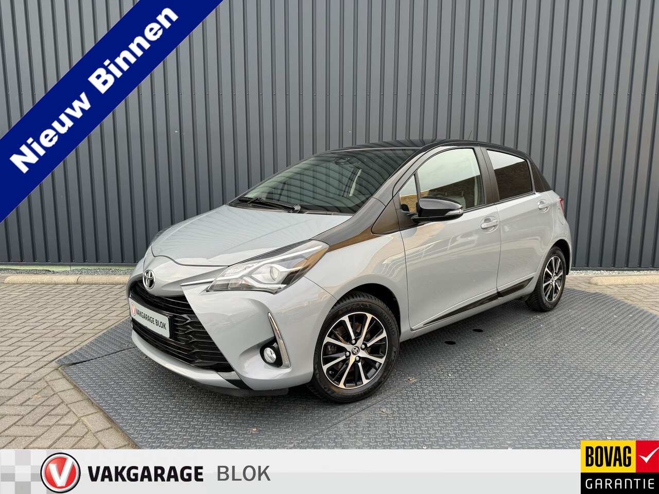 Toyota Yaris - 1.5 VVT-i Bi-Tone | 4x nieuwe All Season banden | 12 mnd Bovag GARANTIE | Rijklaar!! - AutoWereld.nl