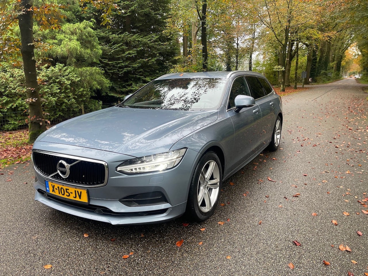 Volvo V90 - 2.0 T4 Momentum Pro Volvo V90 T4 190pk Automaat Apple Carplay - AutoWereld.nl