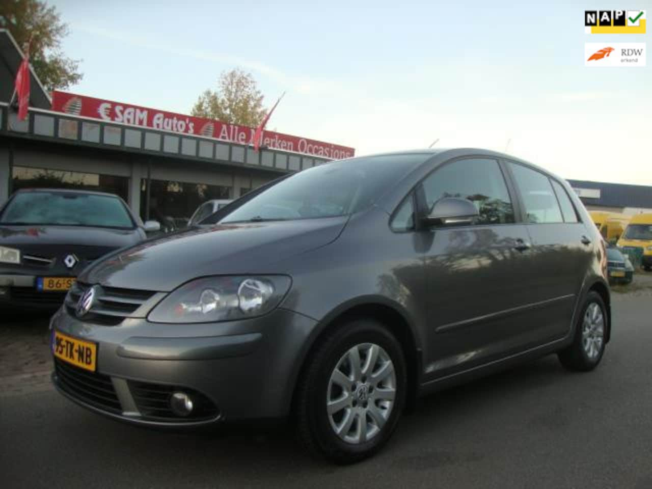 Volkswagen Golf Plus - 1.6 FSI Comfortline 1.6 FSI Comfortline (Automaat +Airco ) - AutoWereld.nl