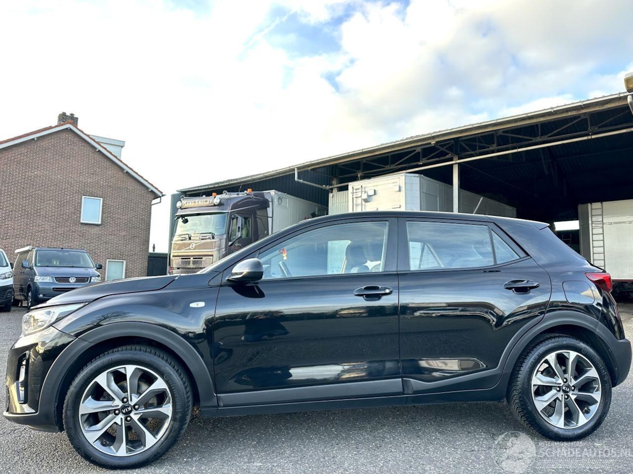 Kia Stonic - 1.0 T-GDi ComfortPlusLine Navigator 1.0 T-GDi ComfortPlusLine Navigator - AutoWereld.nl