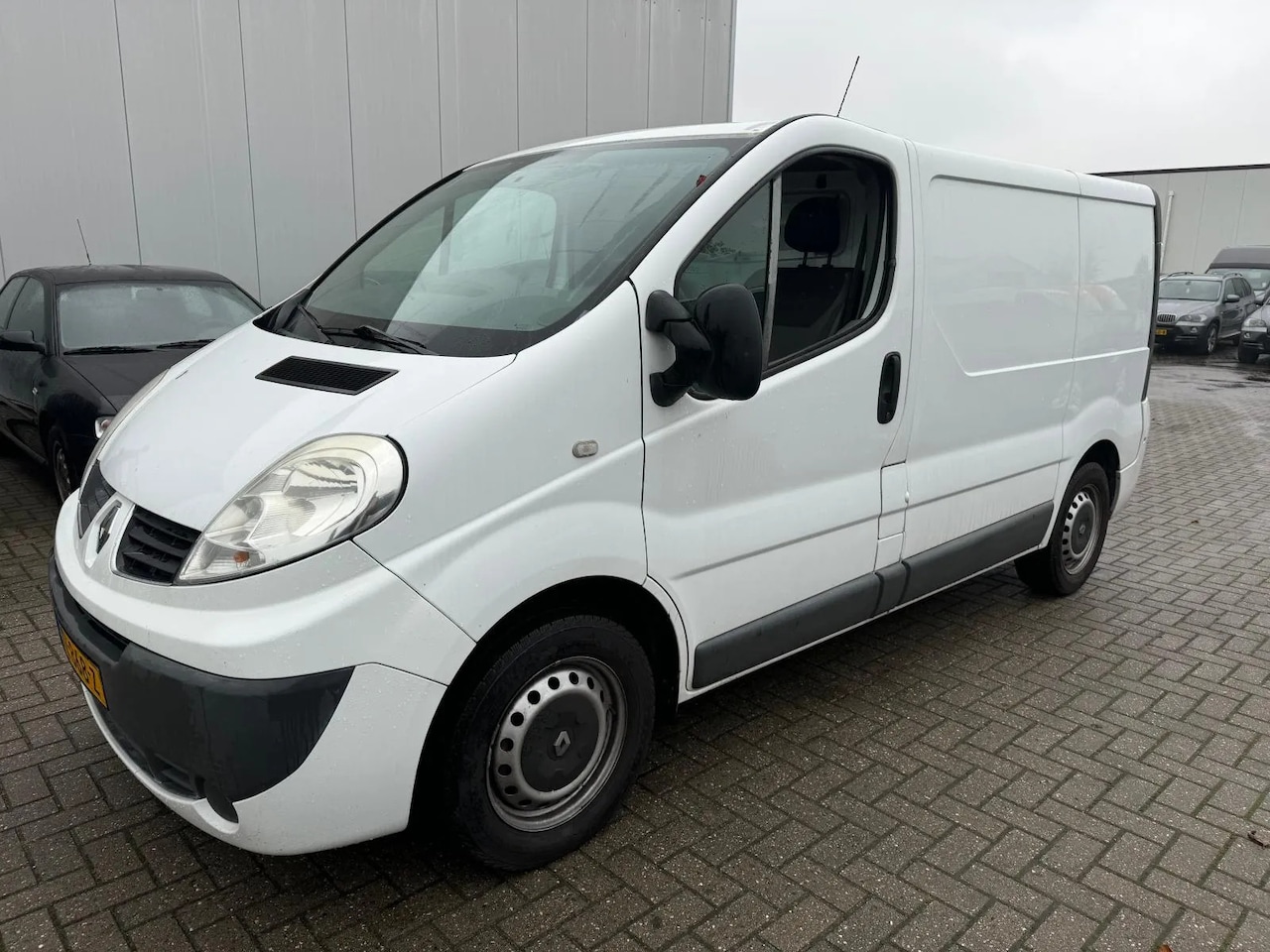 Renault Trafic - 2.0 DCI L1H1 2012 Automaat Wit Airco - AutoWereld.nl