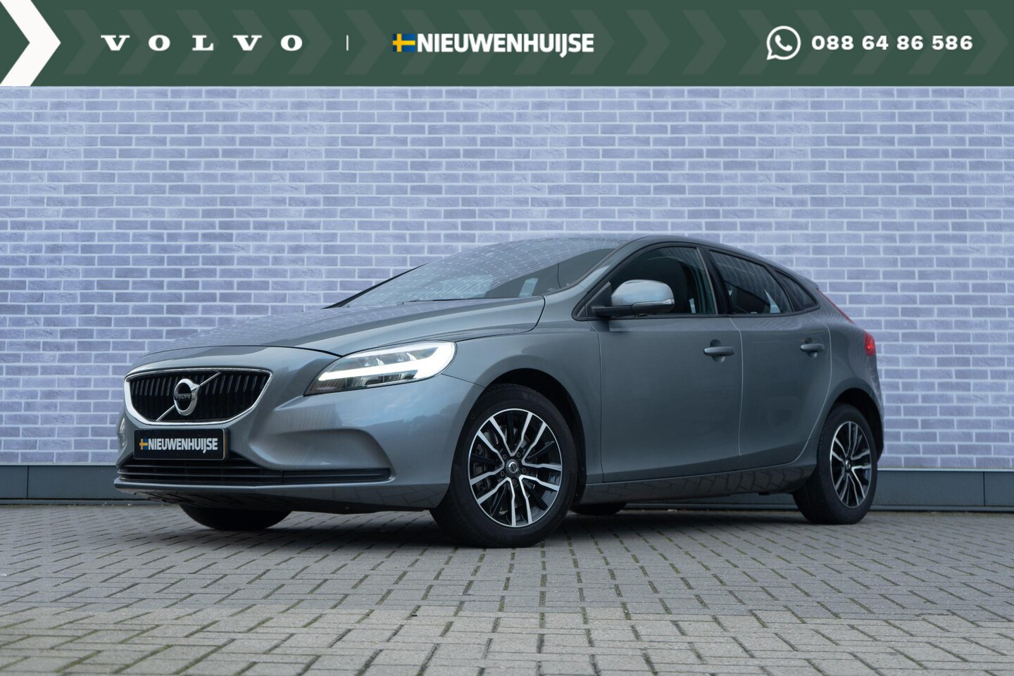 Volvo V40 - T2 Polar+ | Navi | Climate Control | Park Assist | Trekhaak | DAB | Stoelverwarming | Crui - AutoWereld.nl