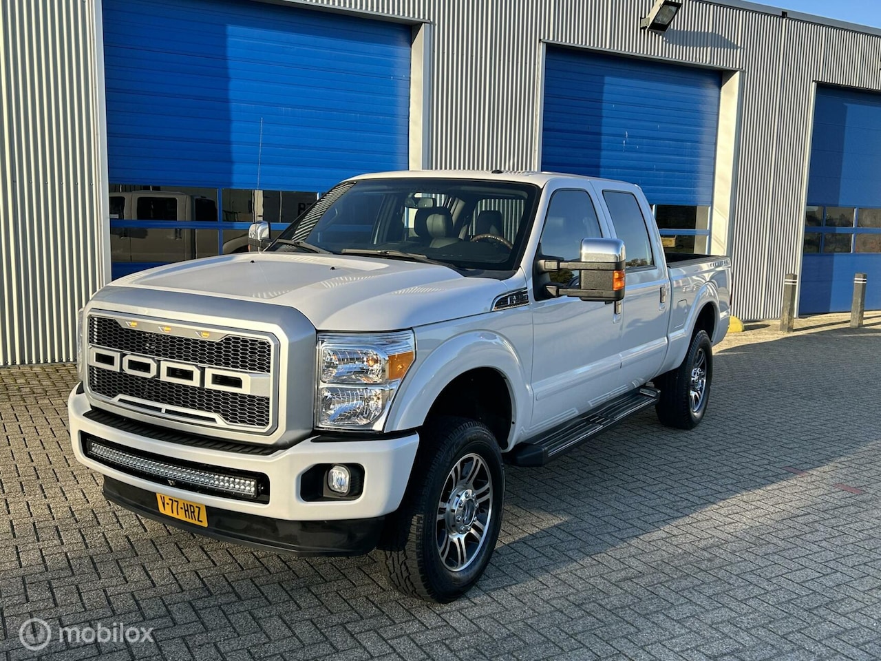 Ford F250 - USA F-250 6.2 V8 platinum 2015 marge auto - AutoWereld.nl