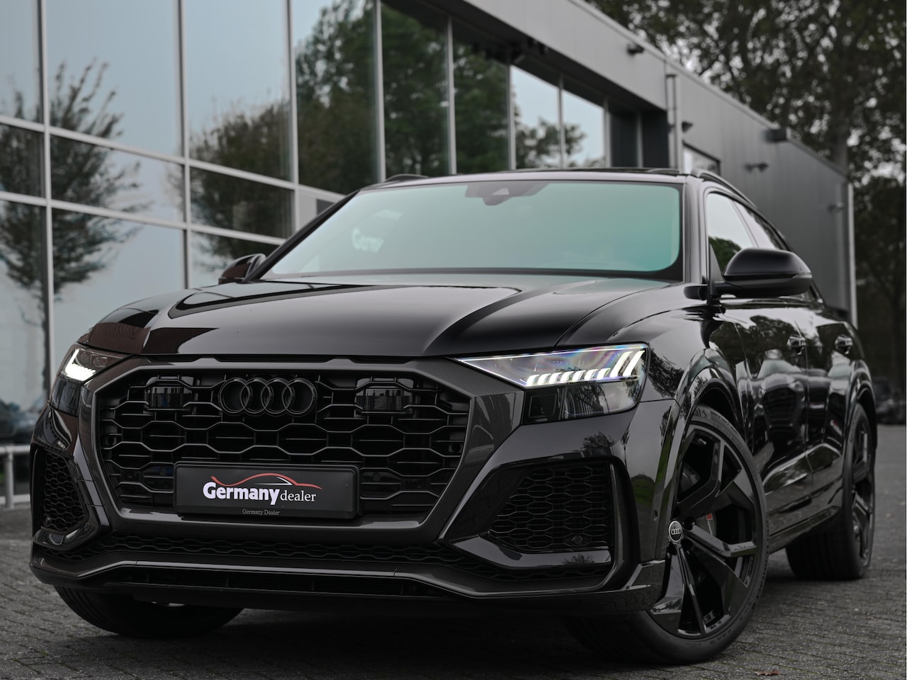 Audi RSQ8 - 4.0TFSI 600pk Quattro Black optic Ceramic 2xCarbon Pano Head-Up Softclose Alcant Laser-Led - AutoWereld.nl