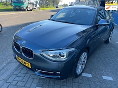 BMW 1-serie - 116i Upgrade Edition (((AUTOMAAT/ leder/navi )))