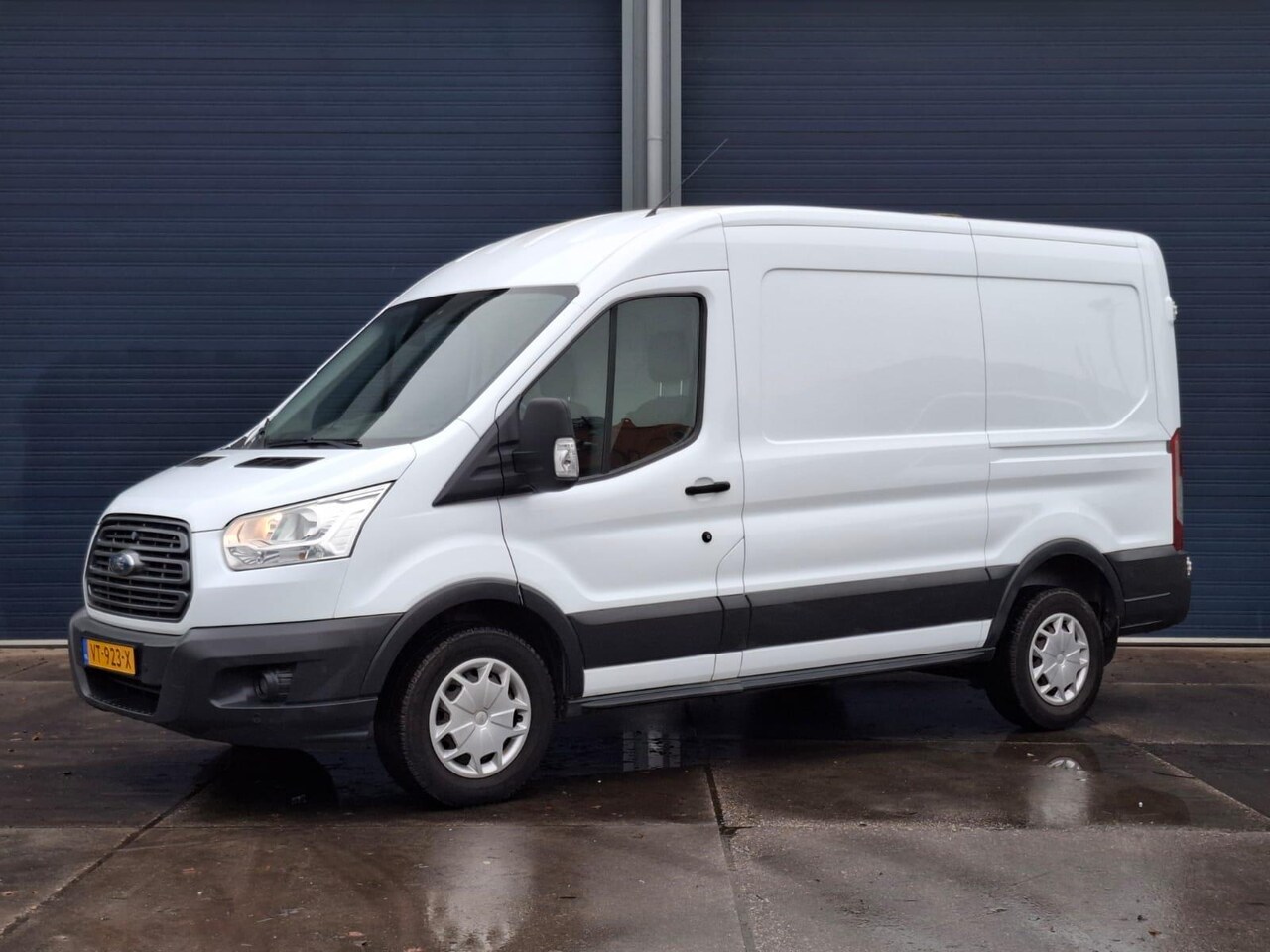 Ford Transit - 350 2.2 TDCI L2H2 Trend AIRCO / CRUISE CONTROLE / N.A.P - AutoWereld.nl