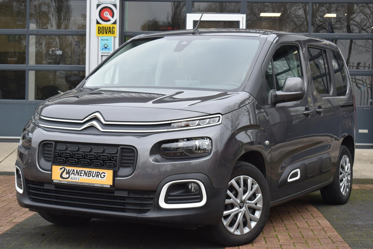 Citroën Berlingo - 1.2 PureTech Feel Navi Airco  Km 38.200!! - AutoWereld.nl