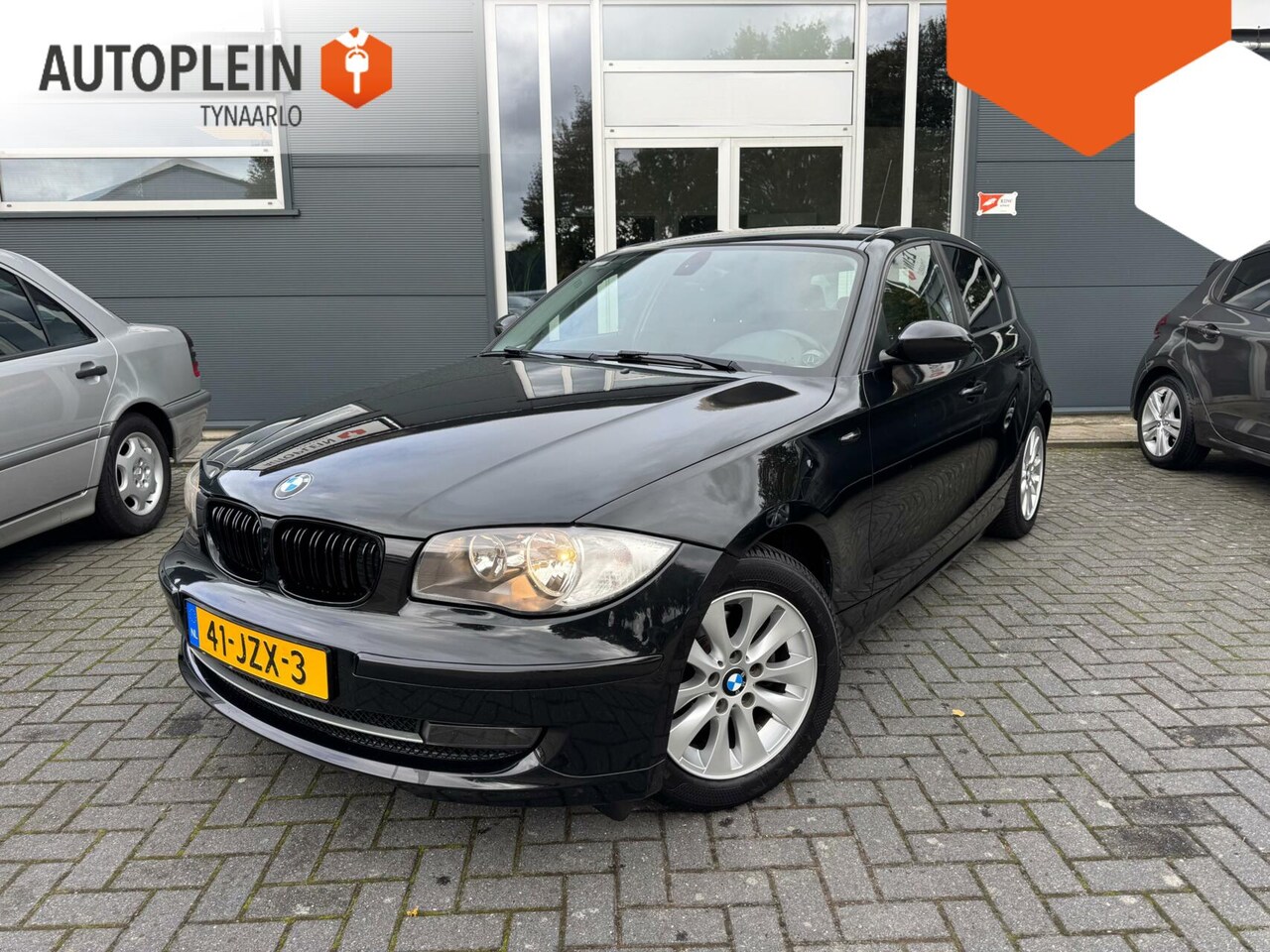 BMW 1-serie - 116i Executive *Clima*|Navi|NL Auto|Carplay|Camera|PDC - AutoWereld.nl