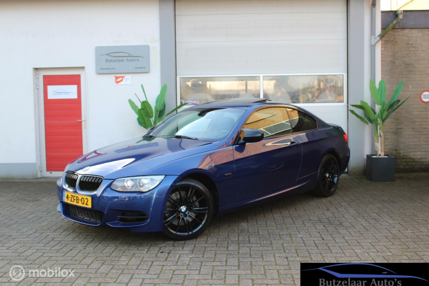 BMW 3-serie Coupé - 335xi Business Line Sport M-Sport | 360PK - AutoWereld.nl