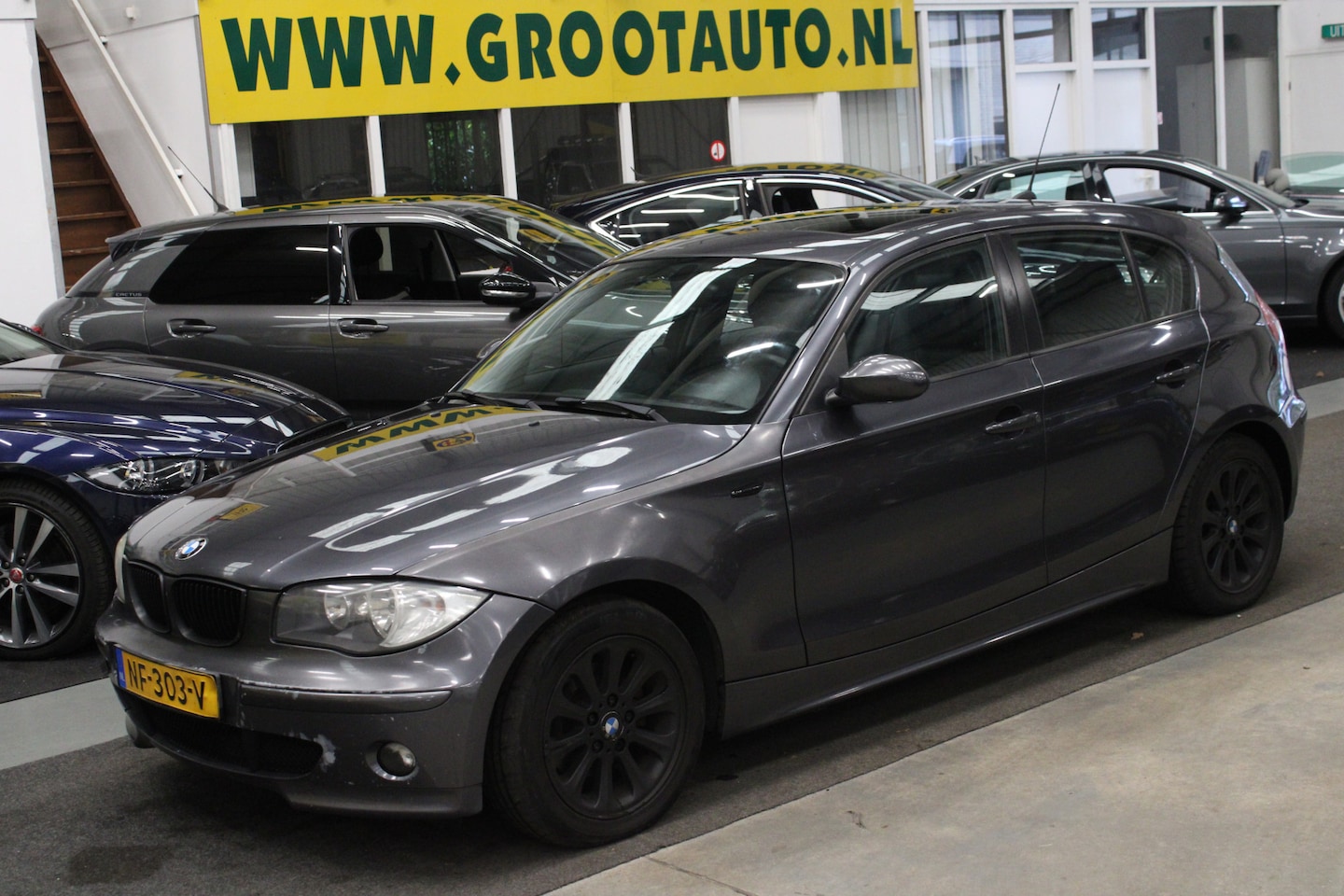 BMW 1-serie - 116i High Executive Airco, Isofix, Navi, Stuurbekrachtiging - AutoWereld.nl