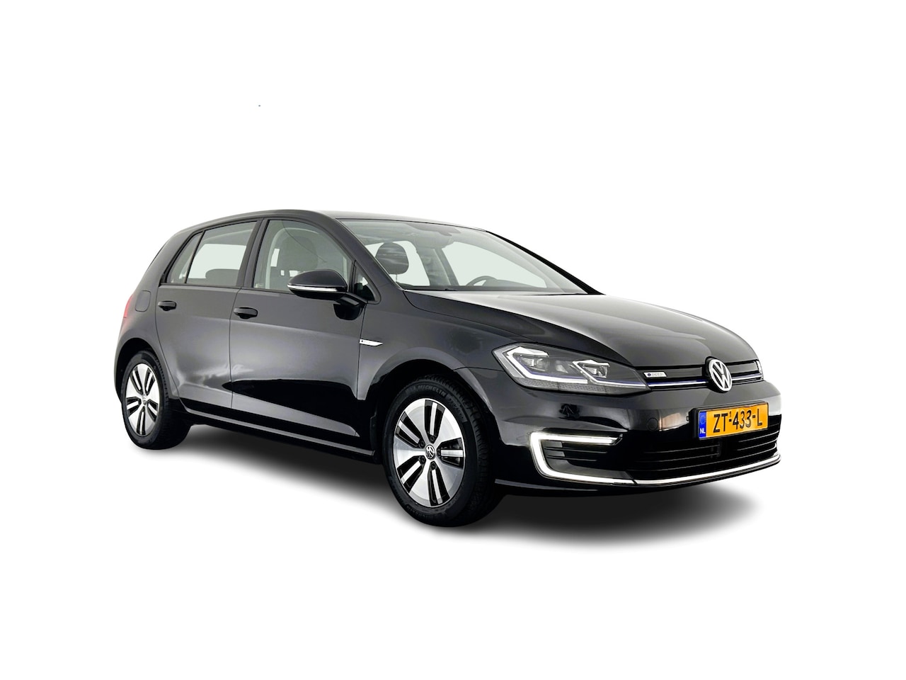 Volkswagen e-Golf - [ 3-Fase ] (INCL.BTW) *ADAPTIVE-CRUISE | FULL-LED | NAVI-FULLMAP | COMFORT-SEATS | ECC | P - AutoWereld.nl