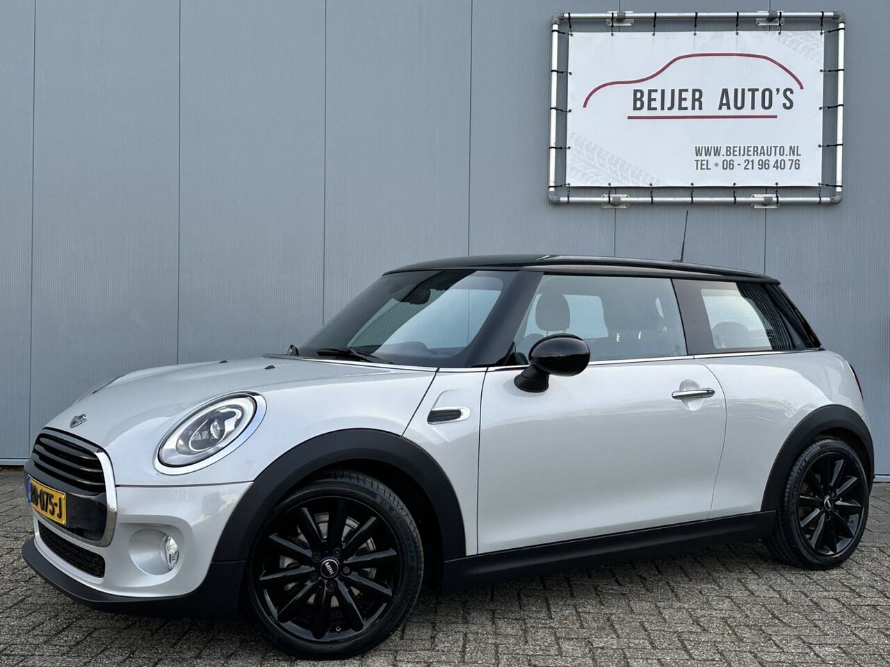 MINI Cooper - Mini 1.5 Chili Business Navi/Dealer/Keyless/17inch. - AutoWereld.nl