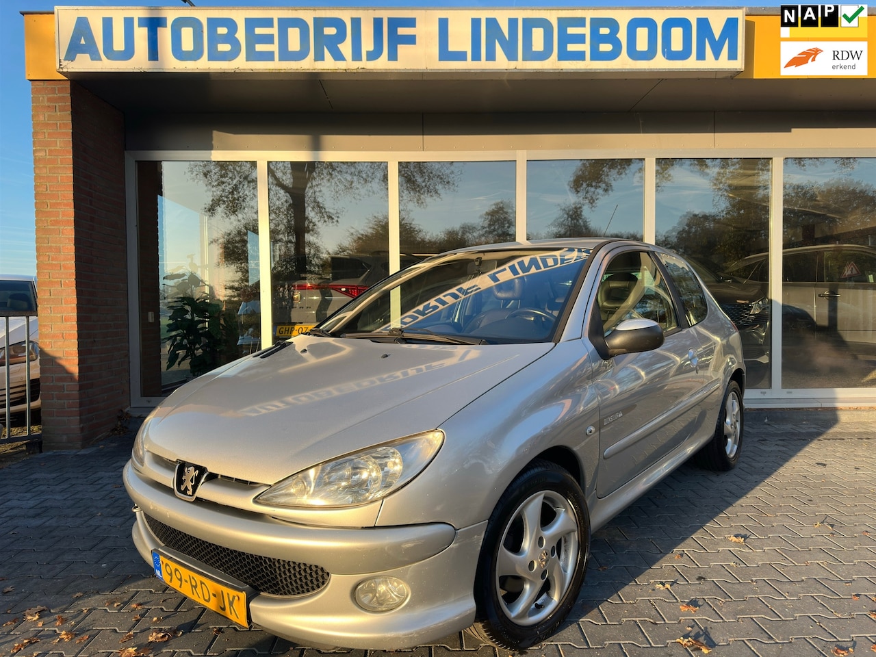 Peugeot 206 - 1.4-16V Quiksilver Airco,Leer,Centrale vergrendeling,Electriche ramen - AutoWereld.nl