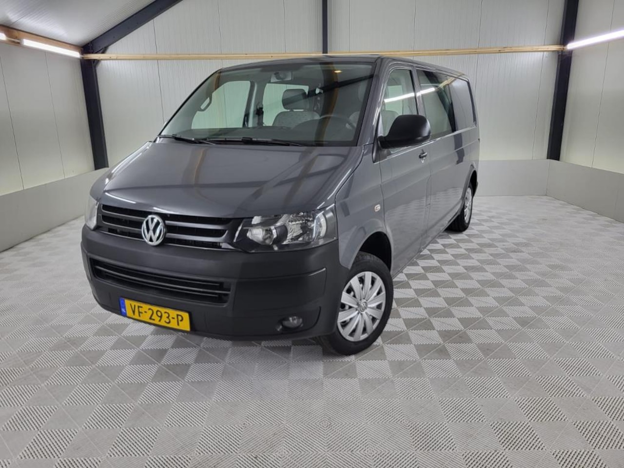 Volkswagen Transporter - 2.0 TDI L2H1 2.0 TDI L2H1, Automaat, Rolstoellift elektrisch, Standkachel, Luchtvering - AutoWereld.nl