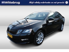 Skoda Octavia - 1.5 TSI 150pk DSG Greentech Business Edition / Trekhaak / Navigatie / Camera / Donker Glas