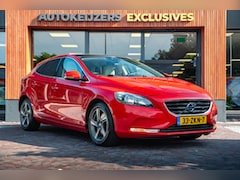 Volvo V40 - 1.6 T3 Momentum Camera Panodak Navigatie Clima Cruise Keyless Trekhaak