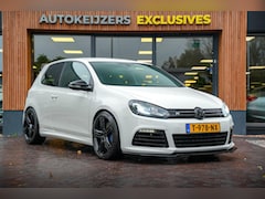 Volkswagen Golf - 2.0 R 4-Motion Kuipstoel Xenon Navigatie Clima Carbon