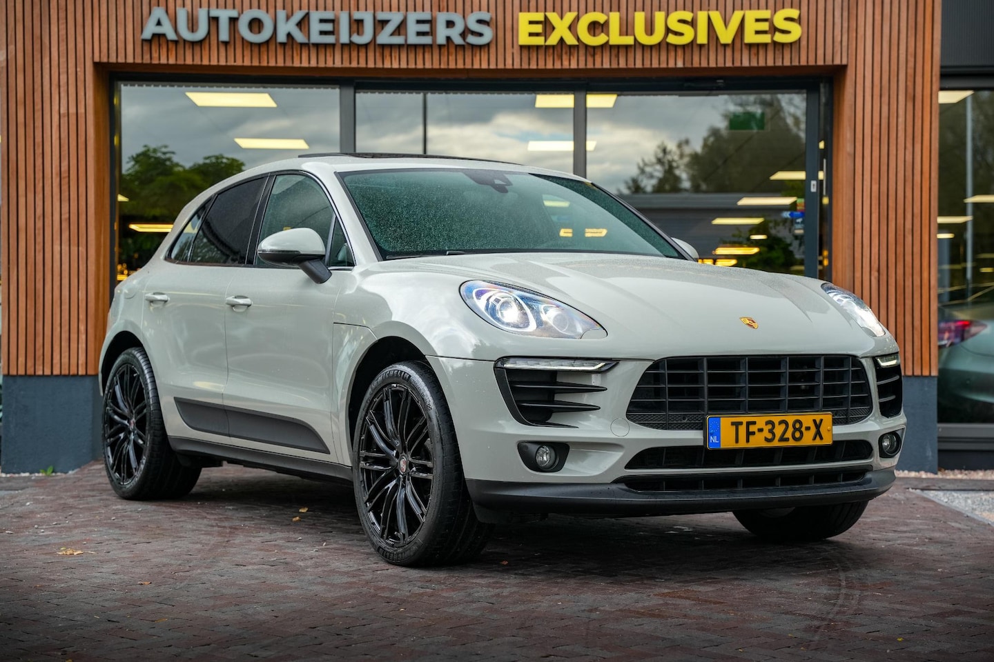 Porsche Macan - 2.0 Pano Comfort Leer Turbo 21” Krijt Grijs - AutoWereld.nl