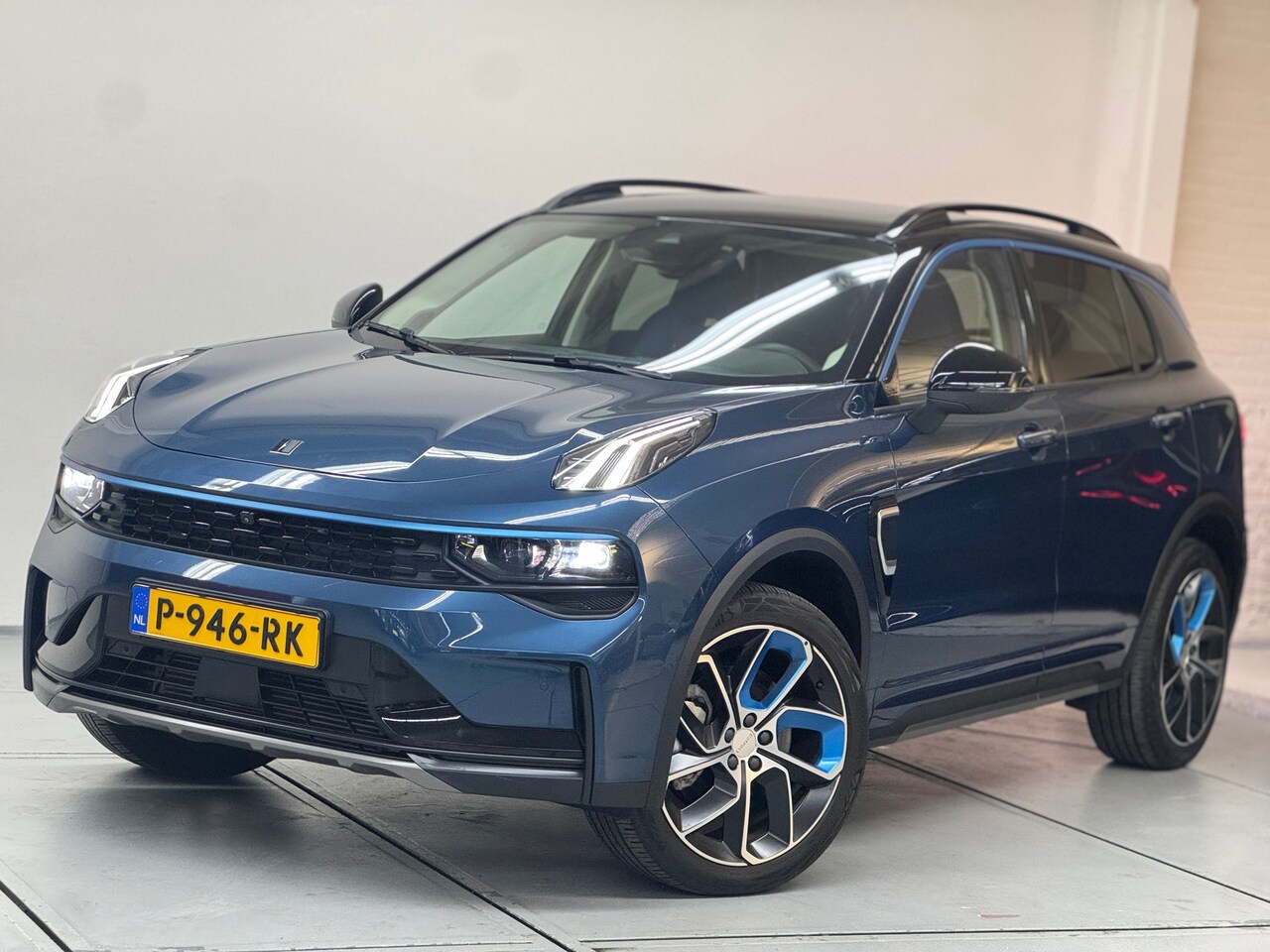 Lynk & Co 01 - 1.5 AUT7 PHEV 70km Elec. NL Auto Pano Adapt 360 - AutoWereld.nl