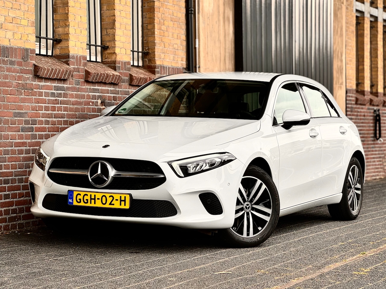 Mercedes-Benz A-klasse - 250 e Widescreen | Camera | LED | MBUX | Stoelverw. - AutoWereld.nl