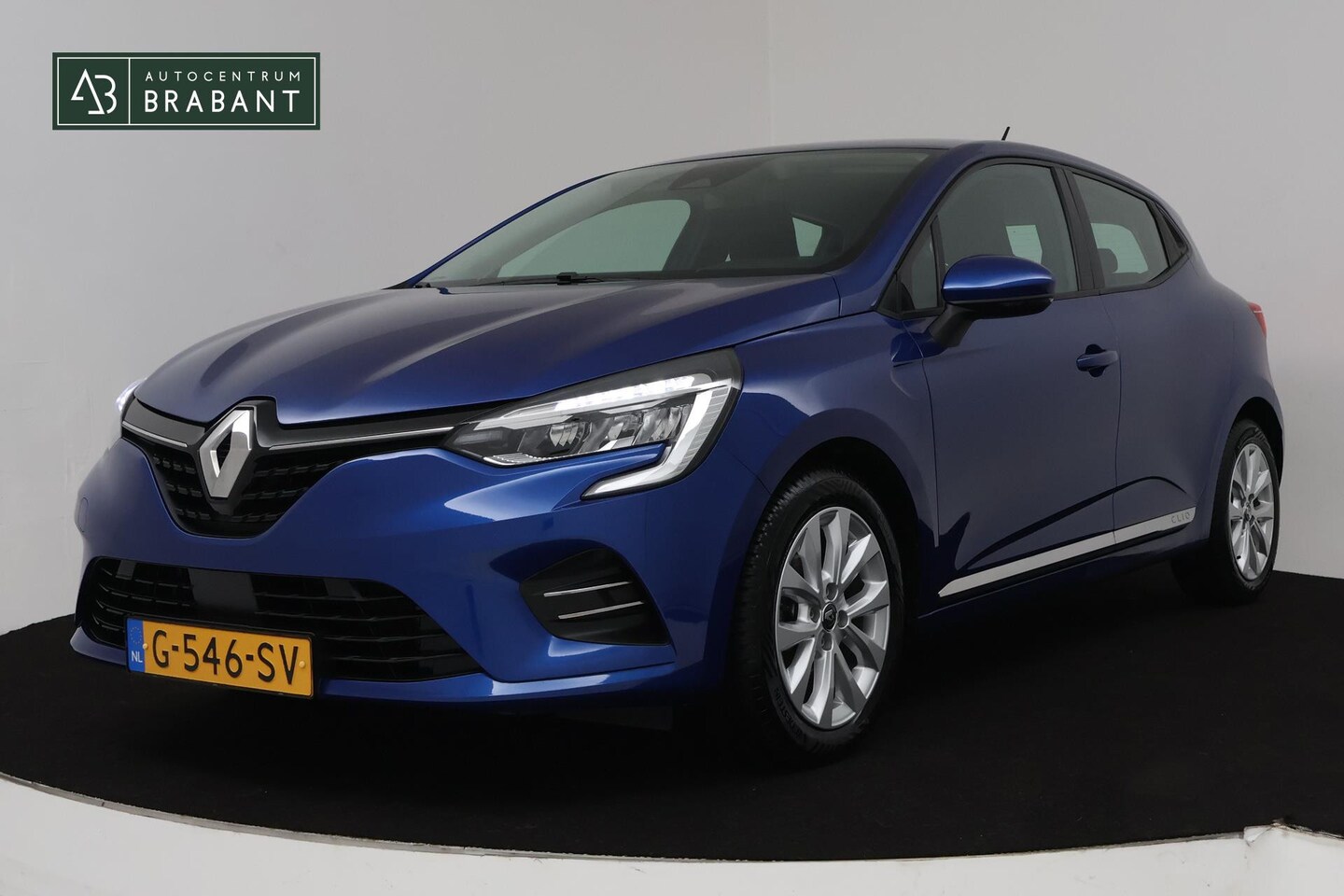 Renault Clio - 1.0 TCe Intens (CARPLAY NAVIGATIE, PARKEERSENSOREN, LED, 1e EIGENAAR, GOED ONDERHOUDEN) - AutoWereld.nl