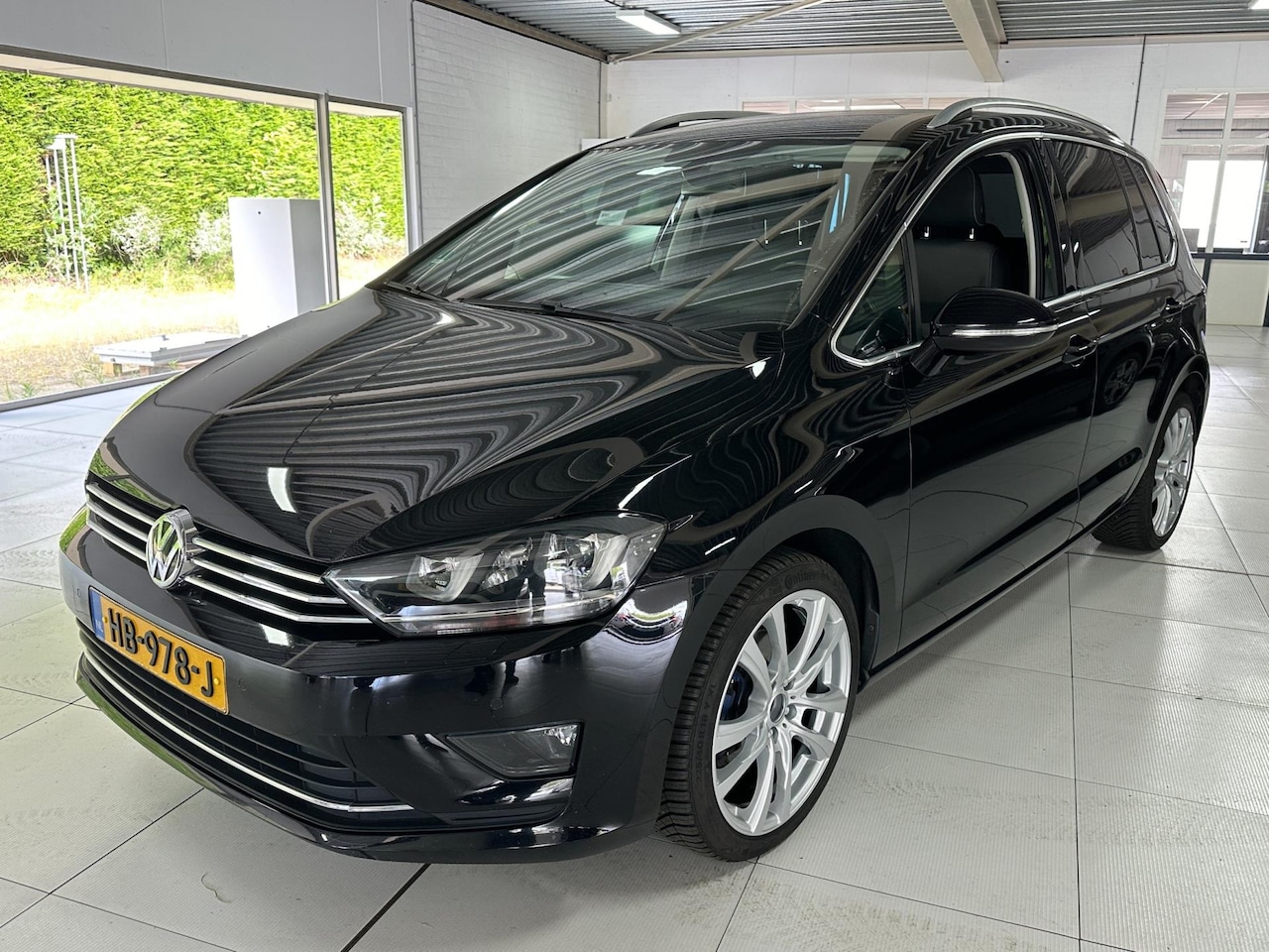 Volkswagen Golf Sportsvan - 1.4 TSI Automaat Highline Airco/ Cruise/ Navi./ PDC /Trekhaak - AutoWereld.nl