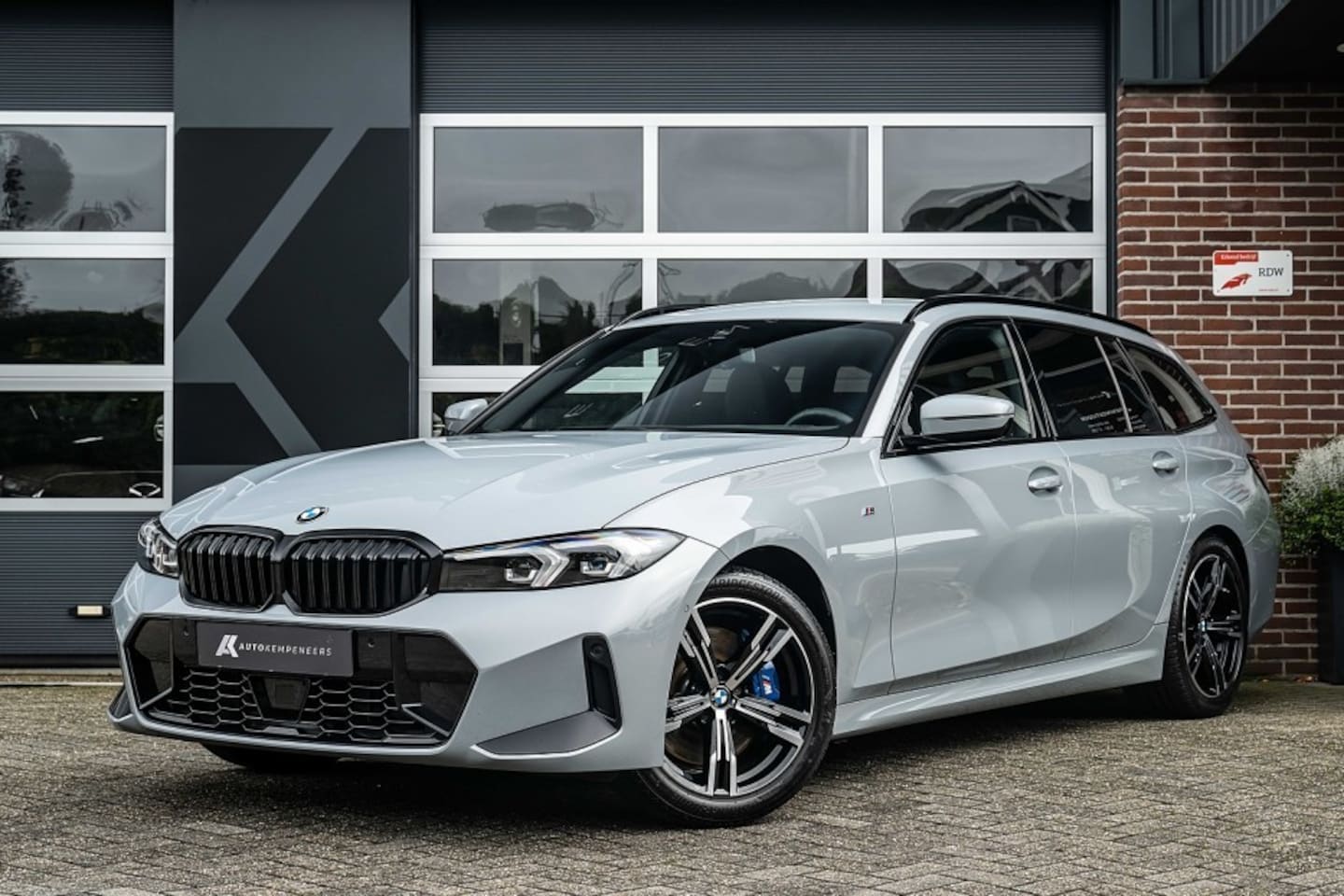 BMW 3-serie Touring - 330i M Sport | Shadow | Widescreen | HIFI | ACC | Camera | - AutoWereld.nl