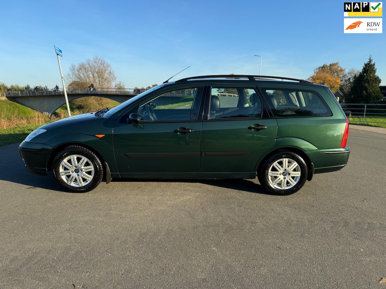 Ford Focus Wagon - 1.6-16V Futura 1.6-16V Futura - AutoWereld.nl