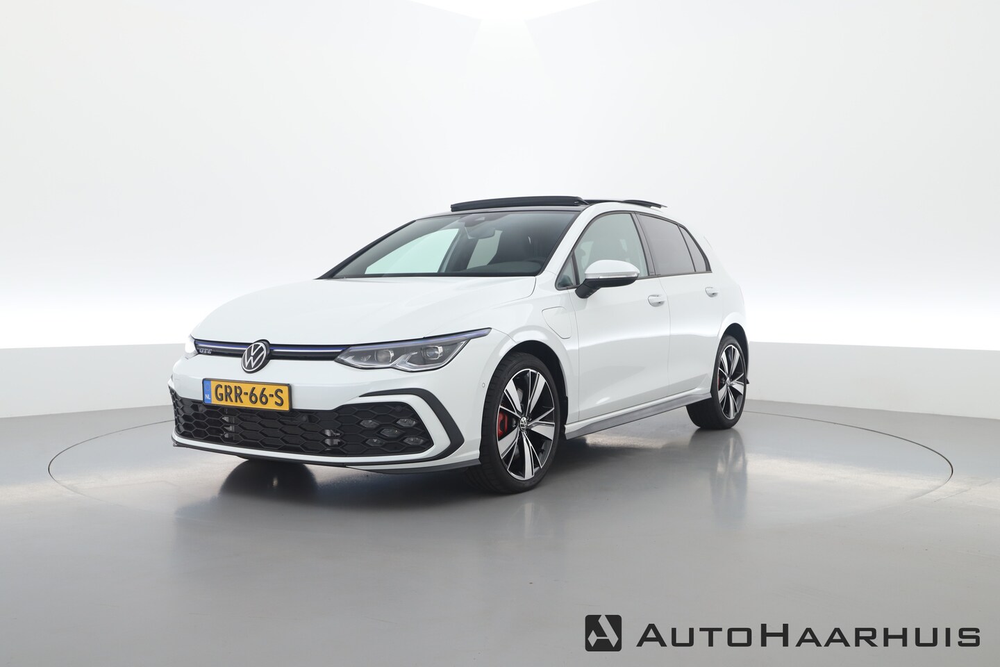 Volkswagen Golf - 1.4 eHybrid GTE | IQ. Light | Pano | Navi | Camera | Adapt. Cruise | Mistlampen - AutoWereld.nl