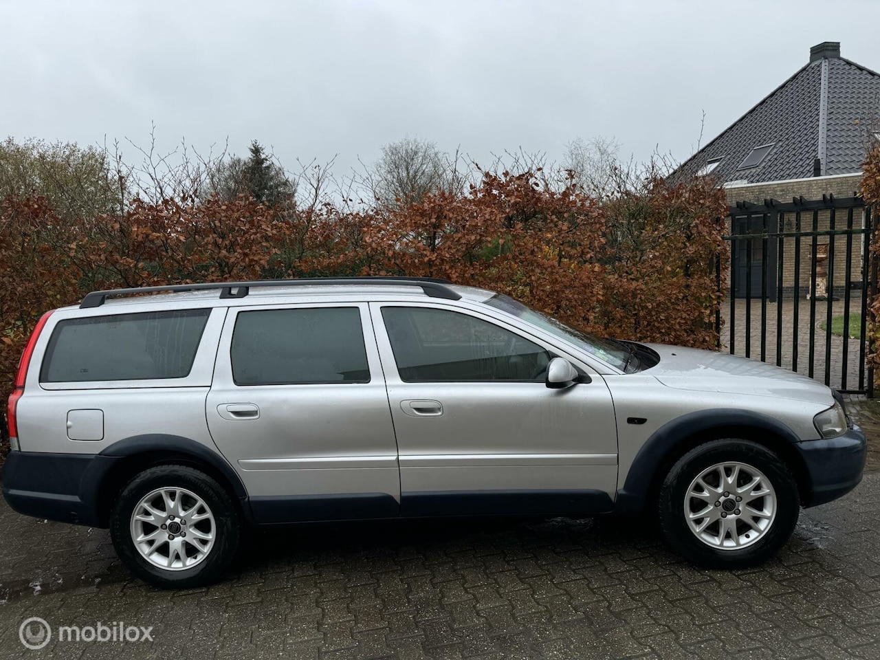 Volvo V70 Cross Country - 2.4 T Comfort Line Lpg-G3 net APK gekeurd!! - AutoWereld.nl