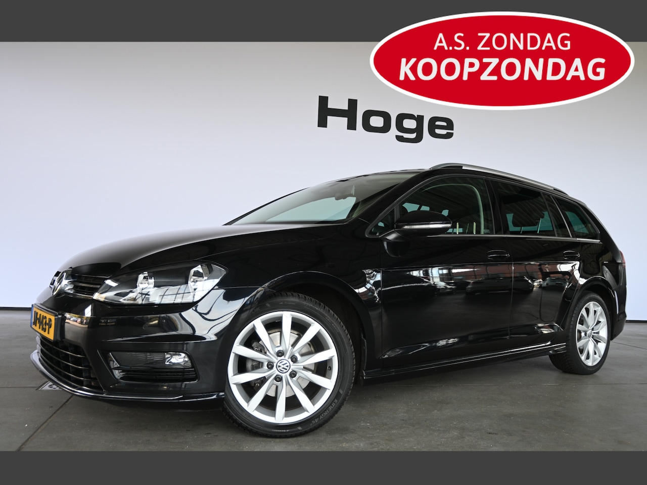 Volkswagen Golf Variant - 1.6 TDI Business Edition R Navigatie 100% Onderhouden Airco Cruise control Stoelverwarming - AutoWereld.nl