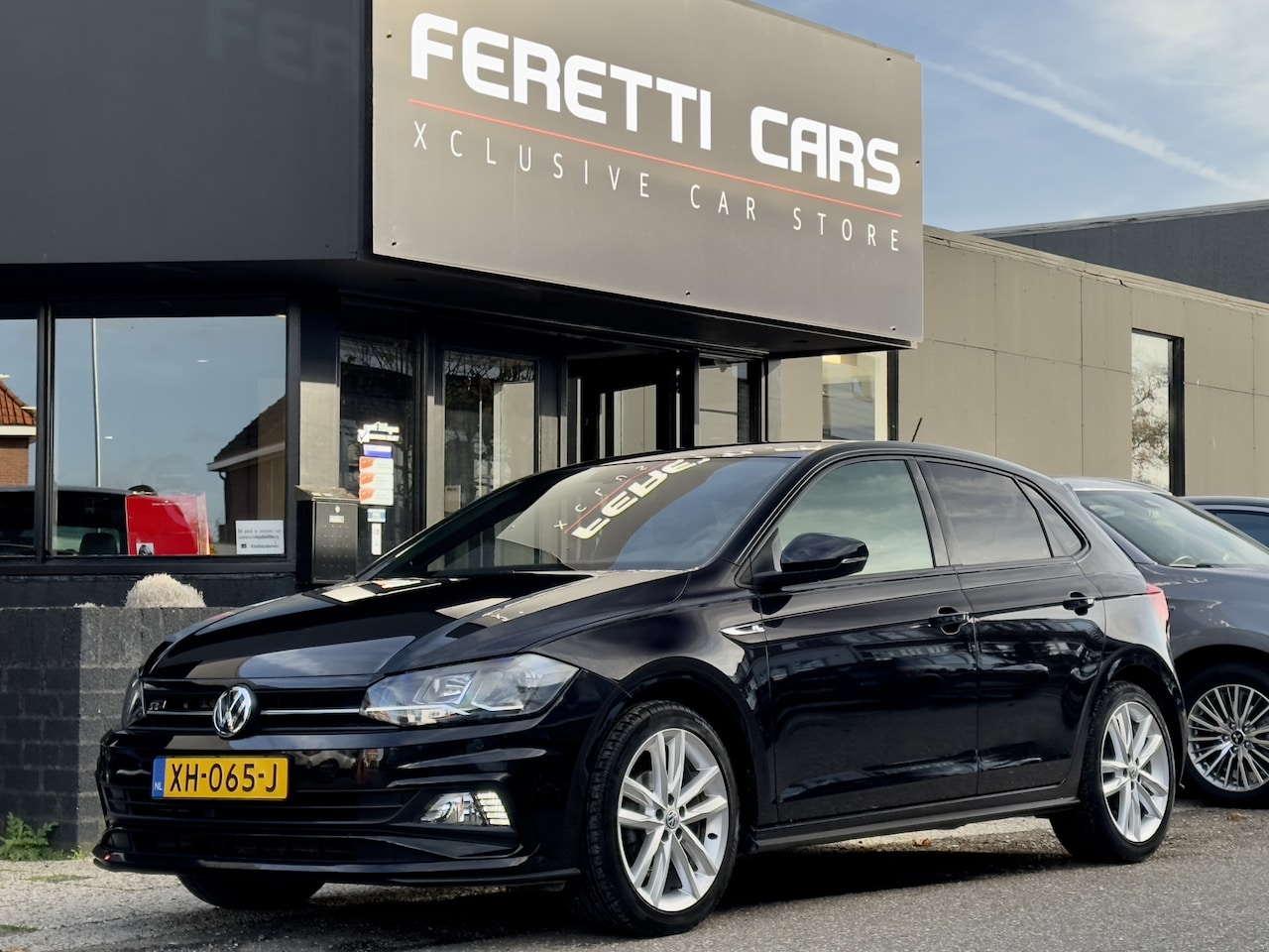 Volkswagen Polo - 1.0 TSI HIGHLINE R-LINE LEDER NAVI PARKPILOT APPLE-CARPLAY DIGI-DASH LED LMV PDC - AutoWereld.nl