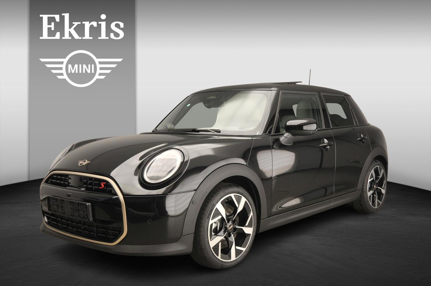 MINI Cooper S - 5-deurs Favoured Trim + Package XL | Maximaal MINI - AutoWereld.nl