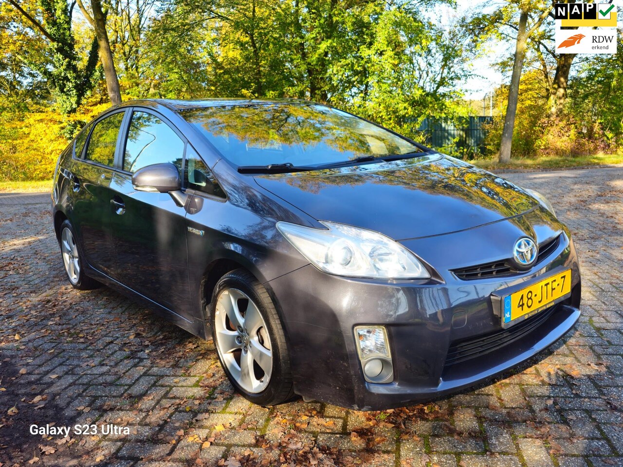 Toyota Prius - 1.8 Aspiration 1e eigenaar dealer onderhouden parkeer sensor navigatie cruis control - AutoWereld.nl