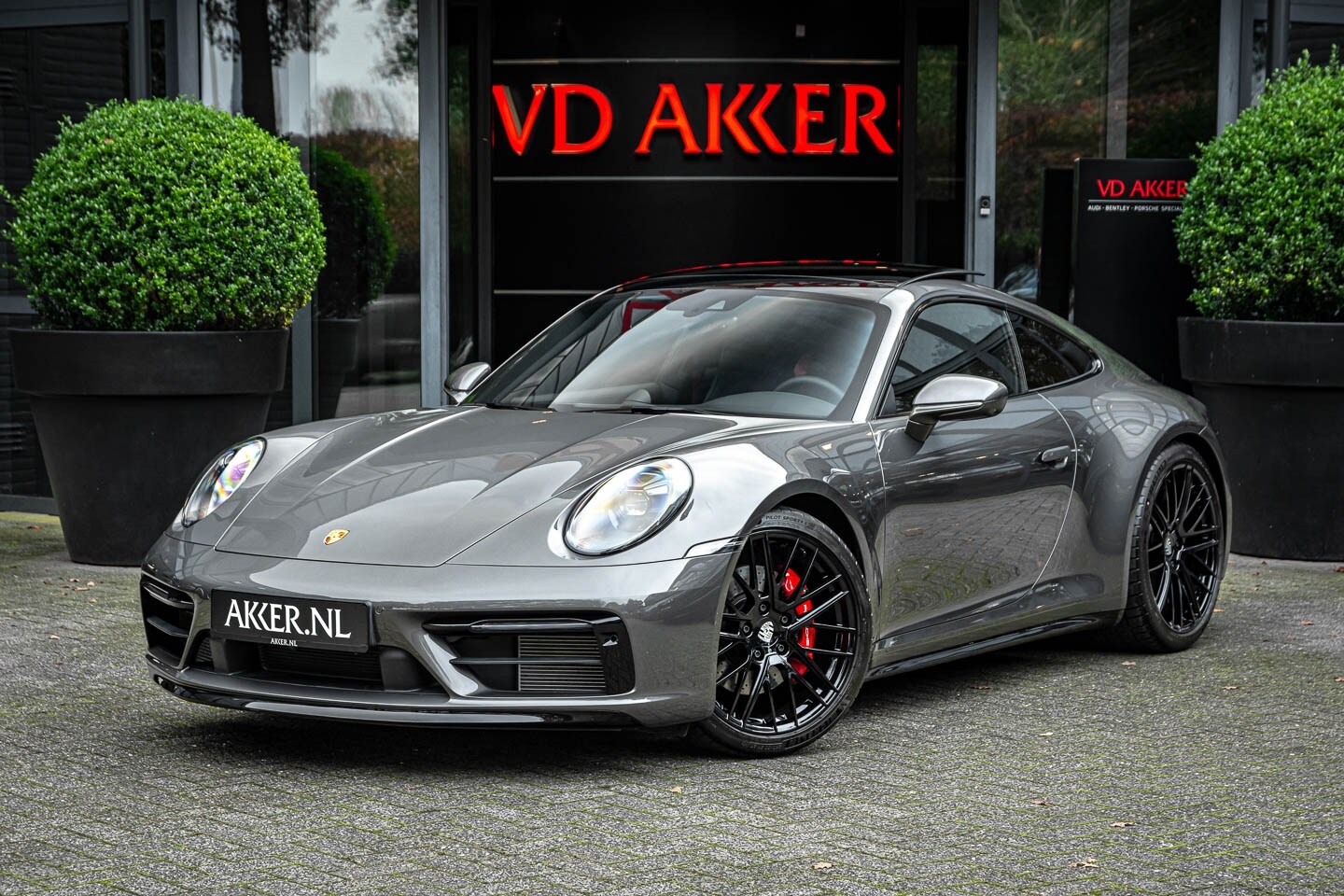 Porsche 911 - 992 4S SPORTDESIGN+GLAS DAK+ST.KOELING+BOSE+3DCAMERA - AutoWereld.nl