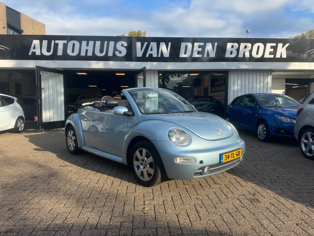 Volkswagen New Beetle Cabriolet - 2.0 Highline Airco Cruise Ctr Leer Lmv Elek Pakket Nw Apk - AutoWereld.nl