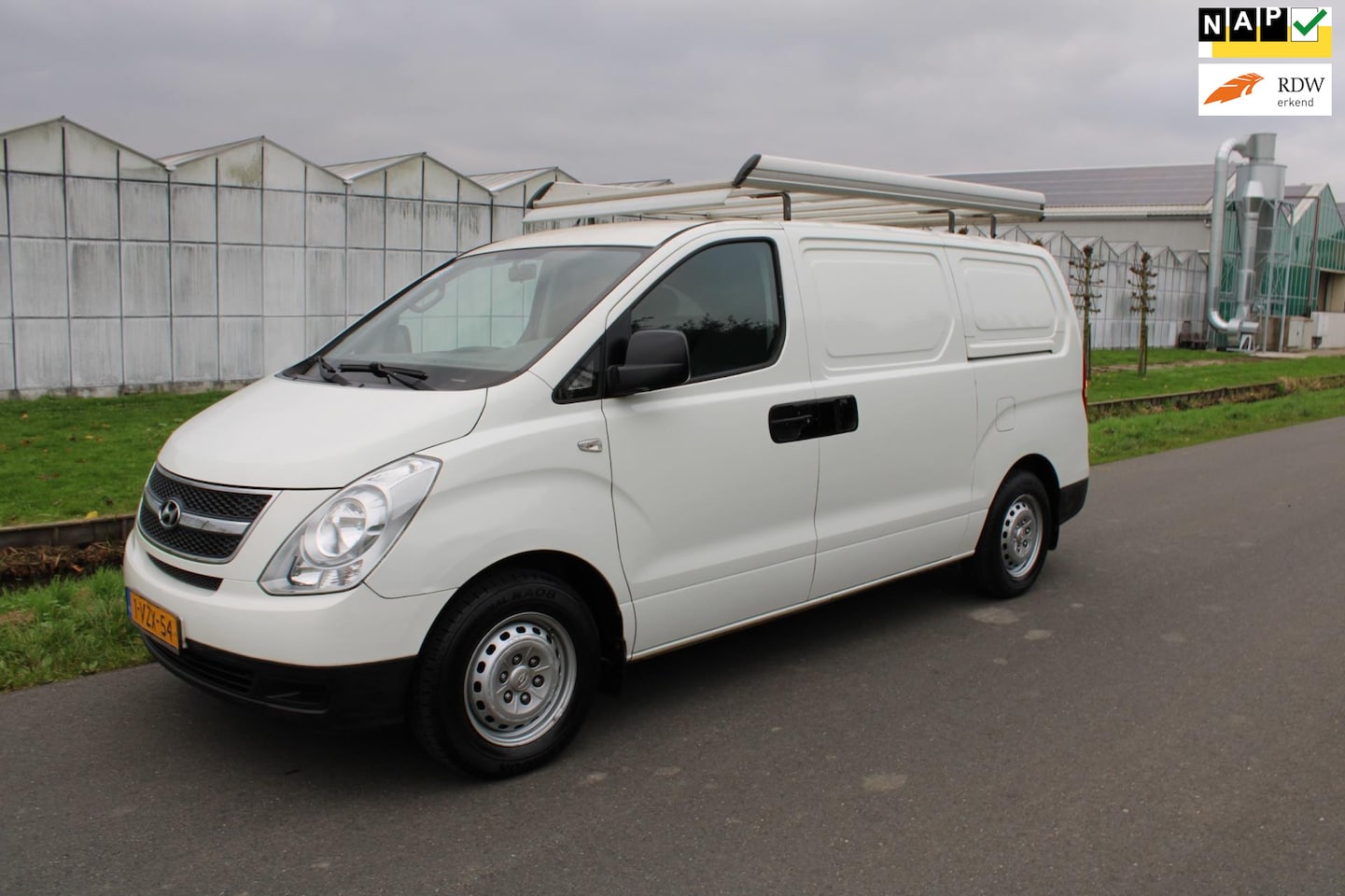 Hyundai H 300 - 2.5 CRDi Dynamic met 2 Zijschuifdeuren en Airco - AutoWereld.nl