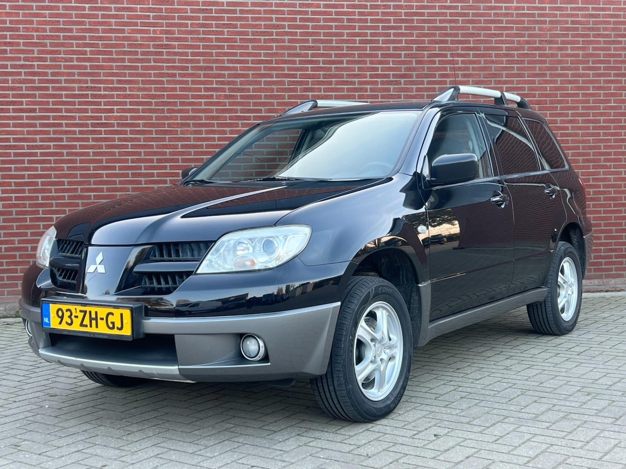 Mitsubishi Outlander Sport - 2.0 Invite+ / NAP / airco / Nette auto - AutoWereld.nl