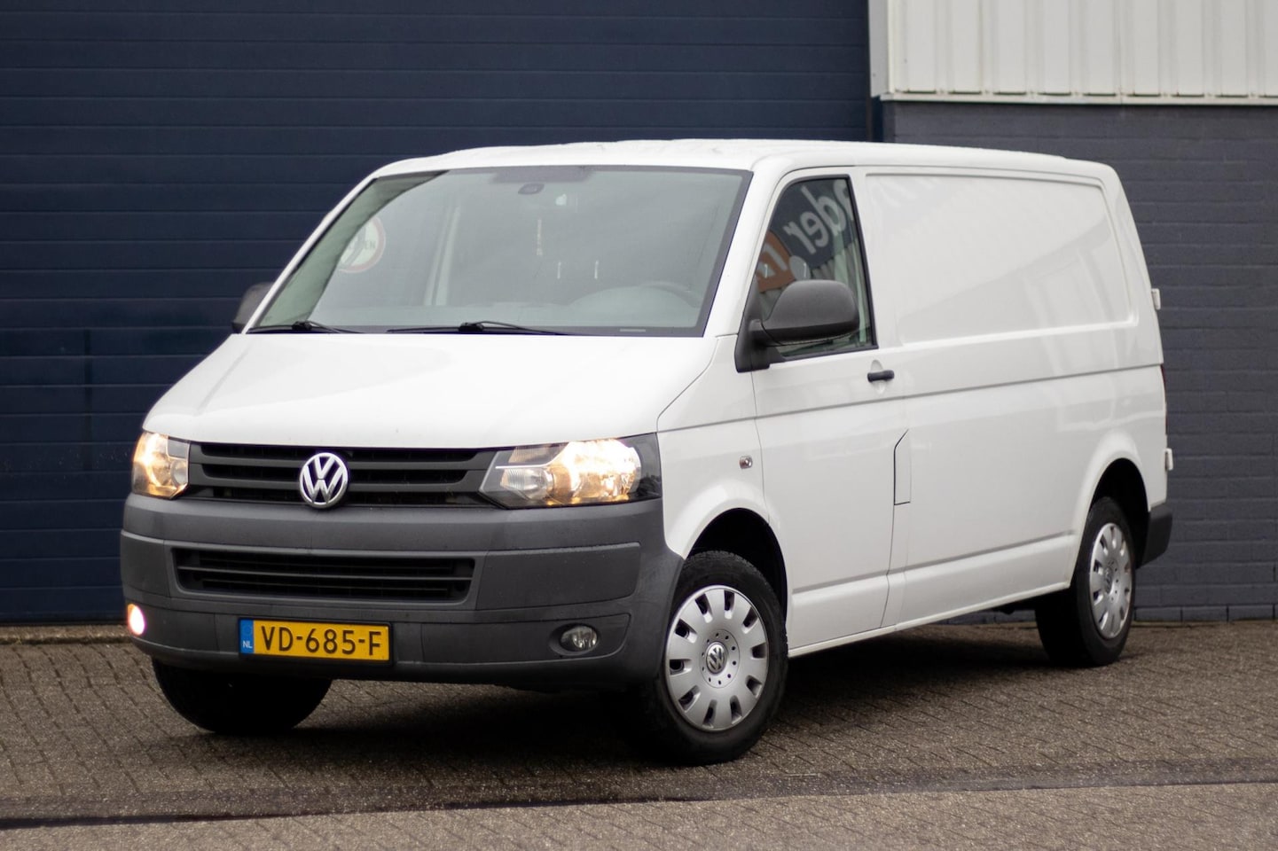 Volkswagen Transporter - 2.0 TDI L2H1 Automaat Airco - AutoWereld.nl