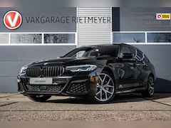 BMW 5-serie Touring - 530e xDrive High Executive | Pano dak | Ambient Light | Camera | Black pakket | ACC |